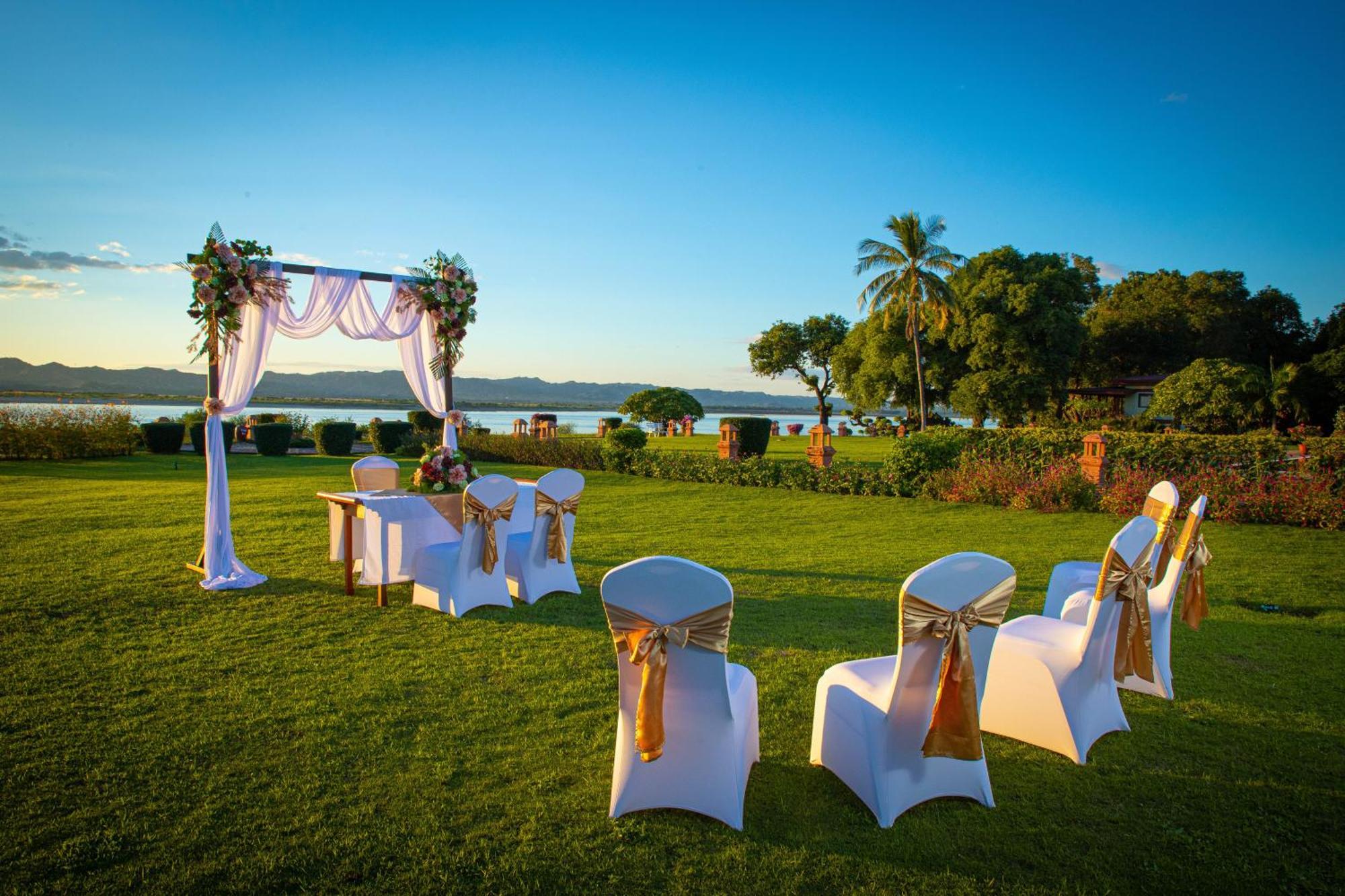 Bagan Thiripyitsaya Sanctuary Resort Zewnętrze zdjęcie
